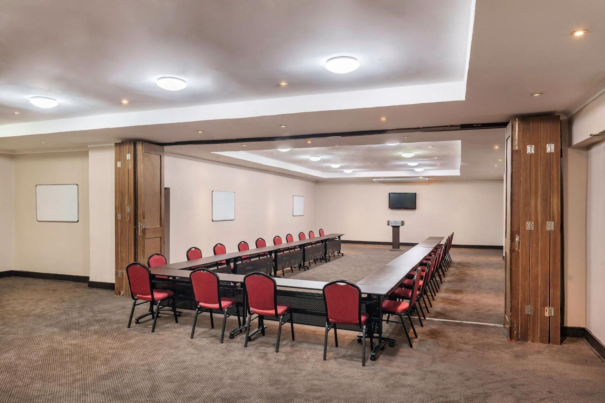 Protea Hotel By Marriott Lusaka Dış mekan fotoğraf