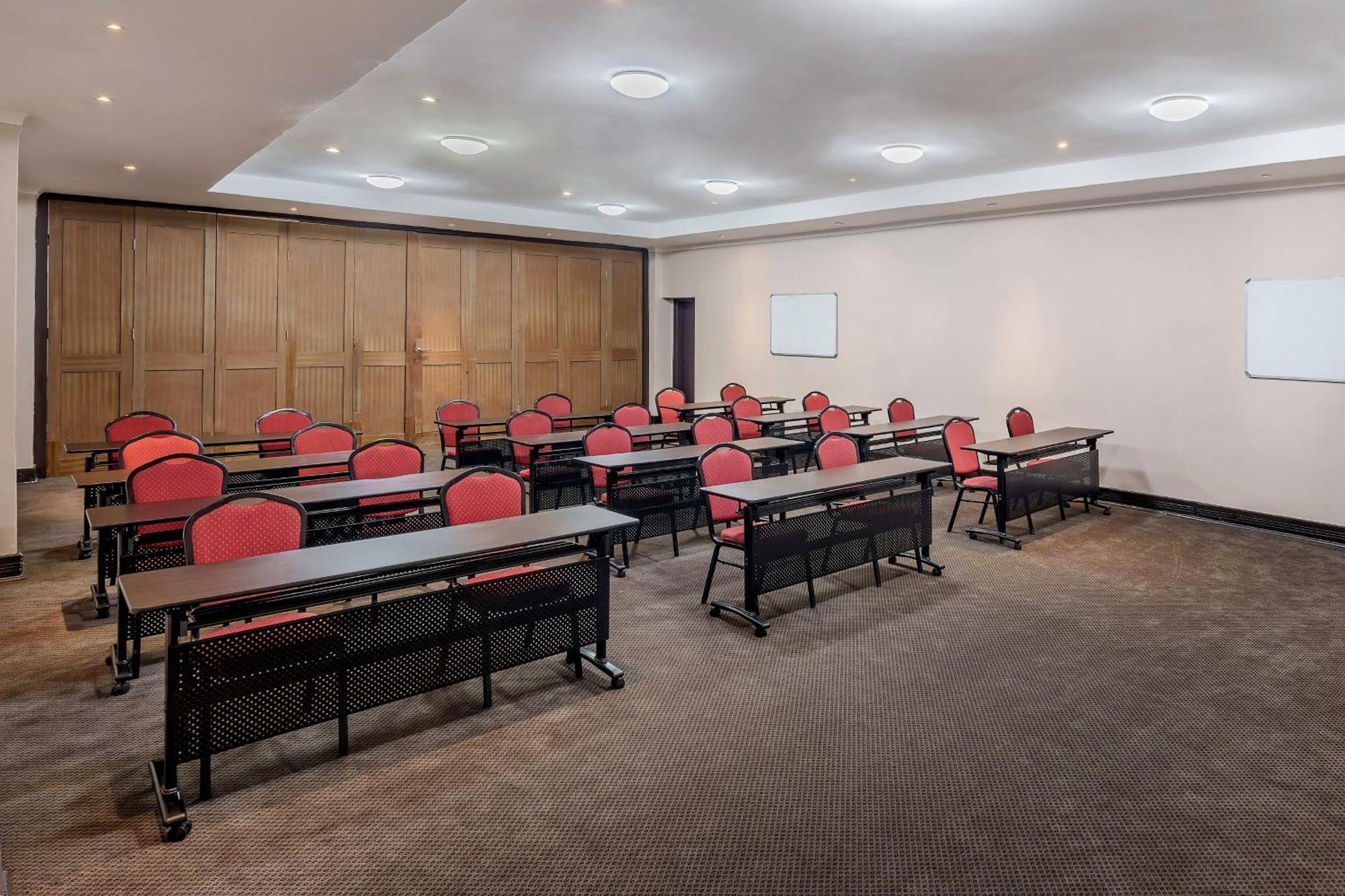 Protea Hotel By Marriott Lusaka Dış mekan fotoğraf