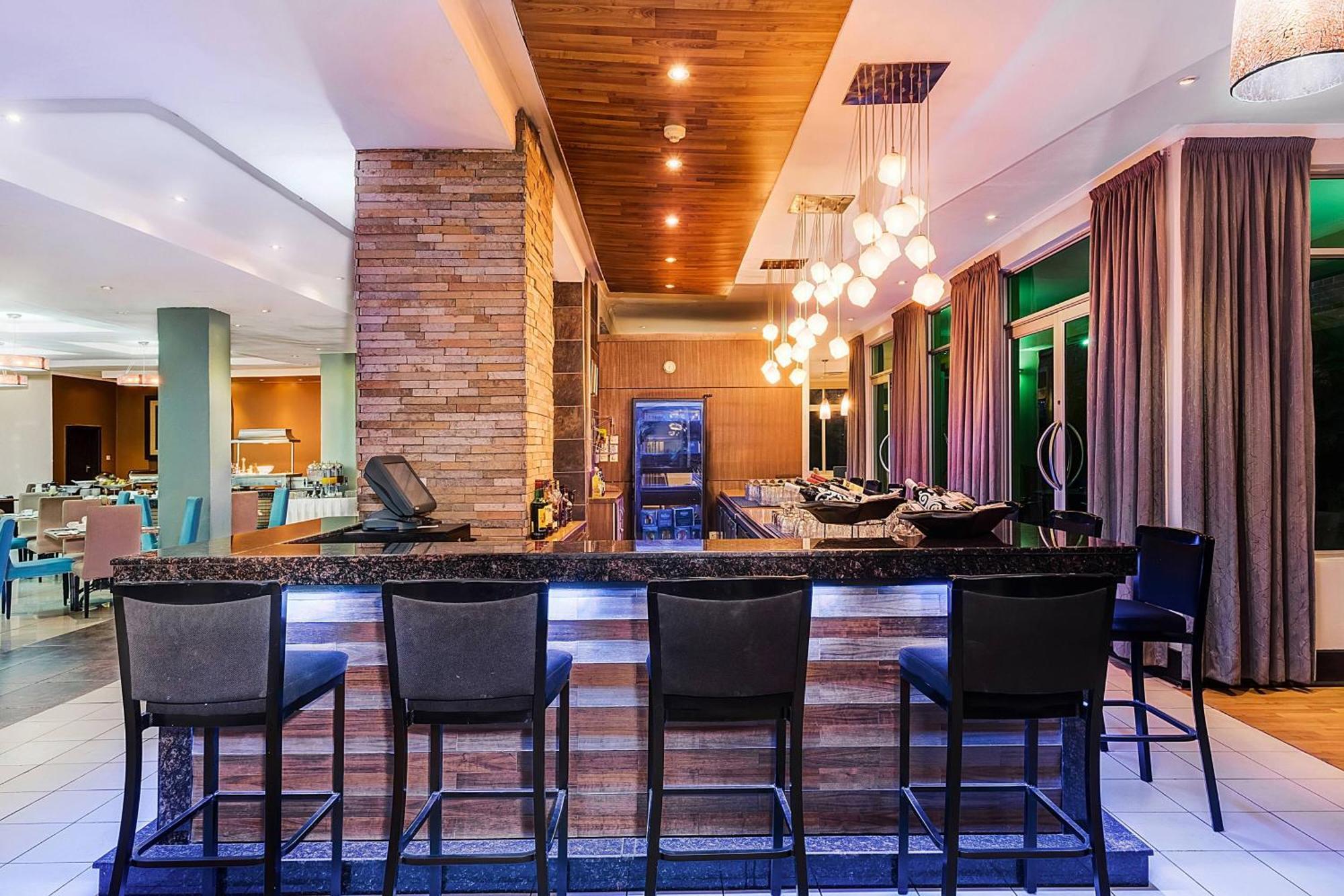 Protea Hotel By Marriott Lusaka Dış mekan fotoğraf
