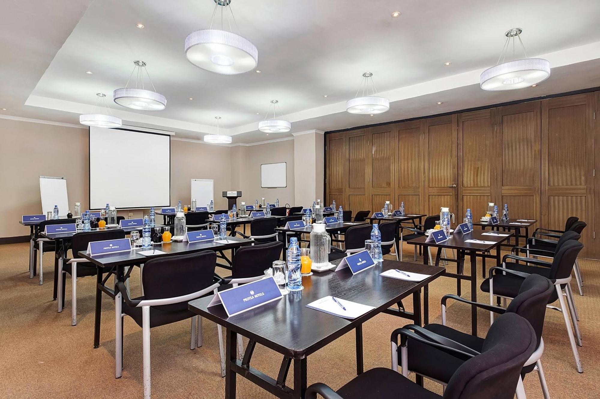 Protea Hotel By Marriott Lusaka Dış mekan fotoğraf