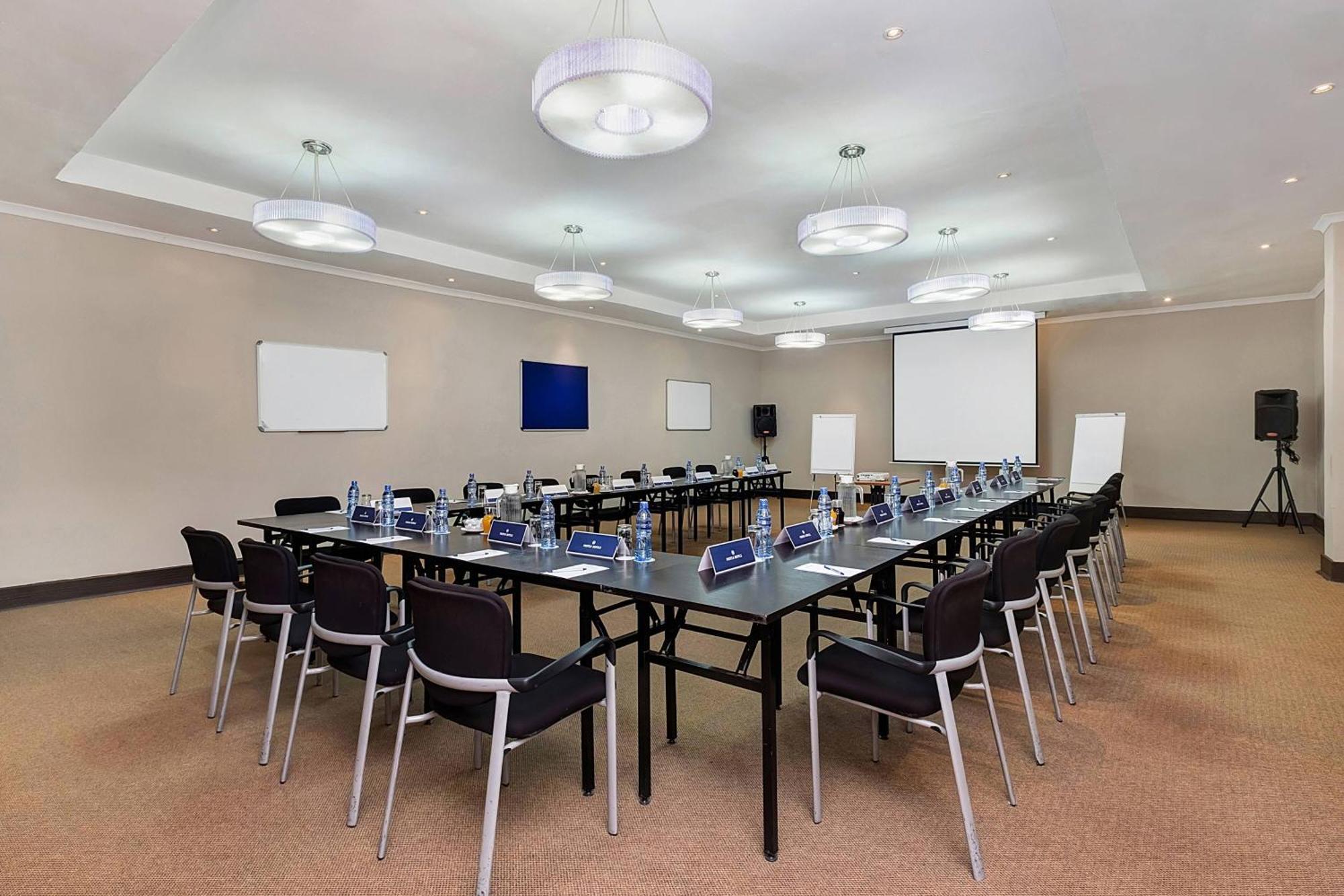 Protea Hotel By Marriott Lusaka Dış mekan fotoğraf